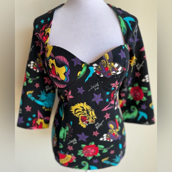 BETSEY JOHNSON SWEETHEART NECK TATTOO PRINT TOP, SZ L - Picture 4 of 14